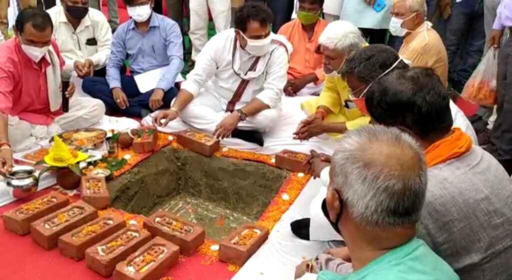 Pt Shrikant Sharma laid the foundation stone of the new power substation